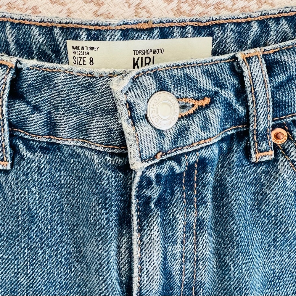 [NWOT] TOPSHOP Moto Kiri High-Rise Jean Shorts - Picture 3 of 8